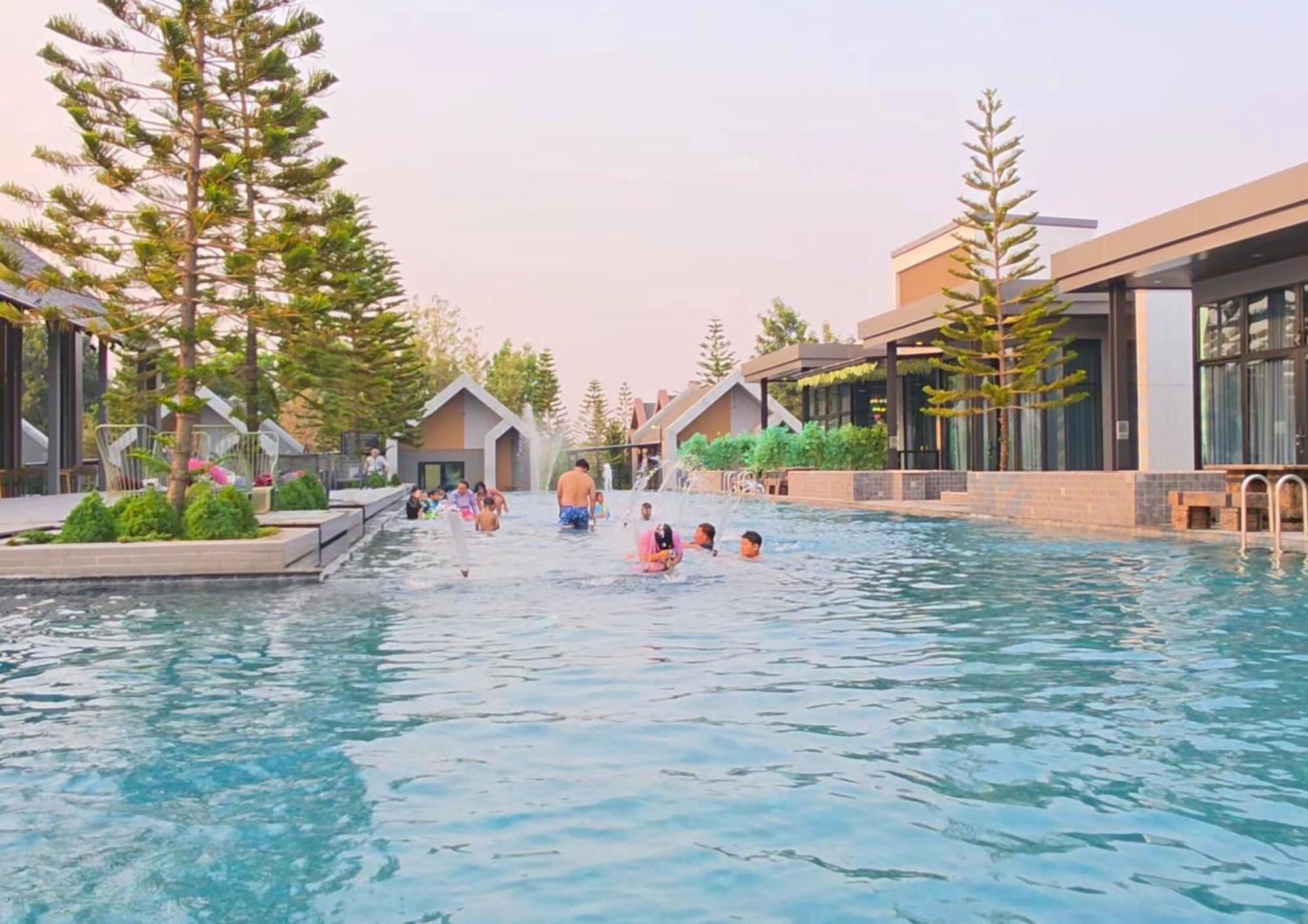 See Stars & Forest Resort Amphoe Sawang Daen Din エクステリア 写真