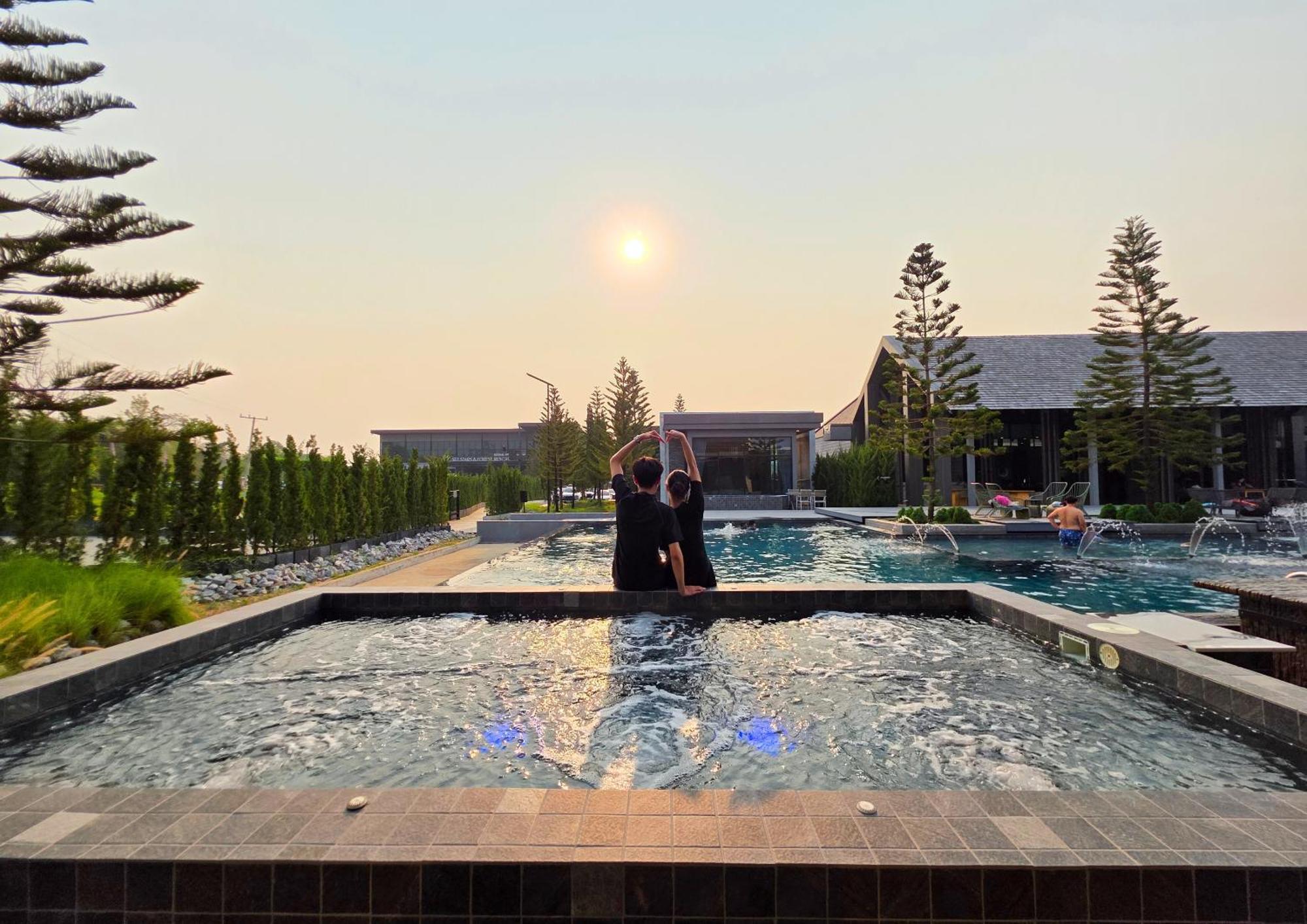 See Stars & Forest Resort Amphoe Sawang Daen Din エクステリア 写真